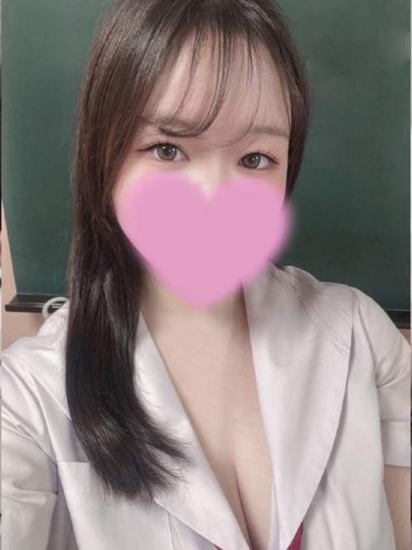 葉月かりな